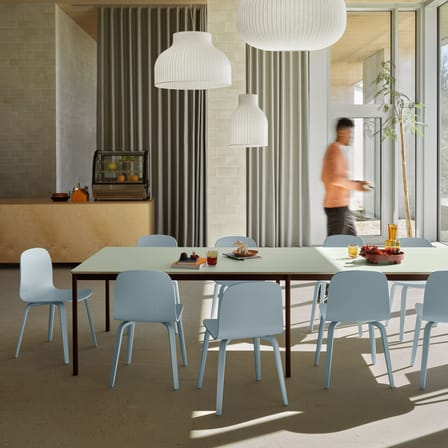 Chaise Visu bois bleu / Pieds bois - Muuto