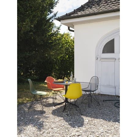 Fauteuil DAR - Eames Plastic Armchair plastique blanc / (1950) - Pieds noirs - Vitra
