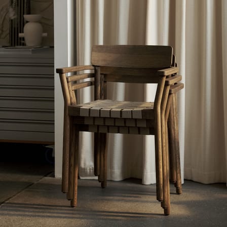 Fauteuil empilable Betty TK9 bois marron / Sangles en lin - &tradition