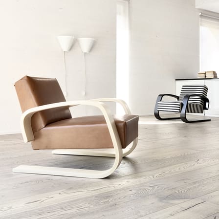 Fauteuil rembourré 400 Tank cuir noir / Alvar Aalto, 1936 - ARTEK