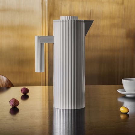 Isolierkrug Plissé plastikmaterial weiß / 1 L - Thermoplastisches Kunstharz - Alessi