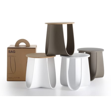 Tabouret Sag plastique blanc / Table H 44 cm - Assise polyuréthane / Nendo, 2016 - MDF Italia