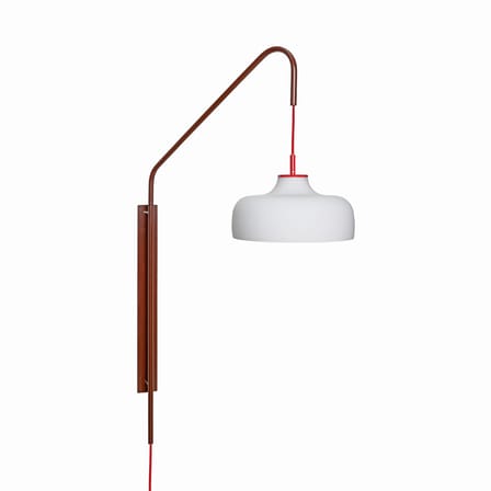 Applique avec prise Current métal rouge / H 111 cm - Orientable - HÜBSCH