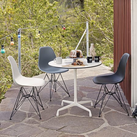 Chaise RE DSR - Eames Plastic Side Chair plastique bleu / (1950) - Pieds noirs / Recyclé - Vitra