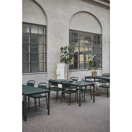 Stapelbarer Stuhl Linear metall schwarz / Stahl - Muuto