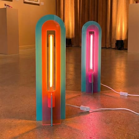 Lampe de table Andy multicolore / H 59,5 cm - Acrylique - ELEMENTS LIGHTING