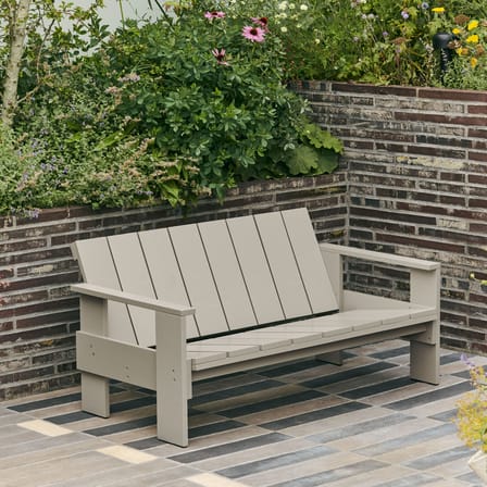 Canapé de jardin 2 places Crate Lounge Outdoor bois beige / Gerrit Rietveld, 1934 - L 134,5 cm - Hay