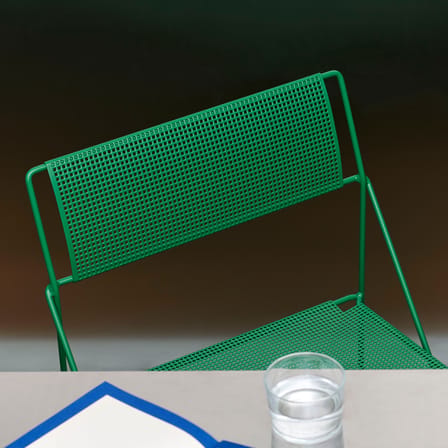Stapelbarer Stuhl X-Line OUTDOOR metall grün / Neuauflage 1977 - Perforierter Stahl - Hay