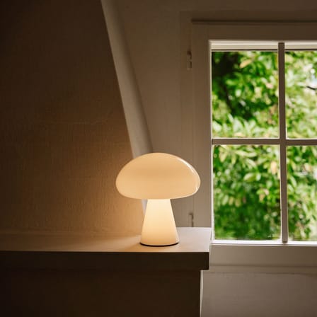 Lampe extérieur sans fil rechargeable Obello LED verre blanc / Bill Curry, 1971 - Gubi