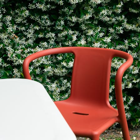 Fauteuil empilable Air-Armchair plastique rouge / Jasper Morrison, 2006 - Magis