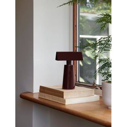 Lampe sans fil rechargeable Caret MF1 métal rouge violet /  H 22 cm - &tradition