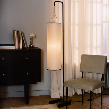 Stehleuchte Silk Lantern textil beige / Naturseide – 1951 - Gubi