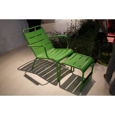 Fauteuil bas Luxembourg métal rouge / Dossier incliné - Fermob
