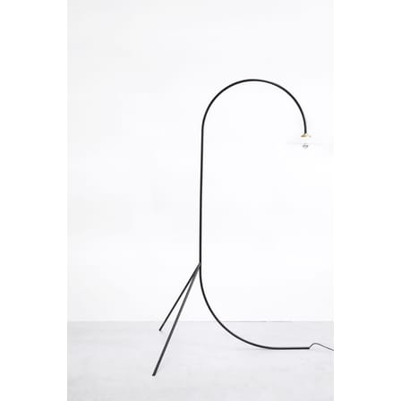 Lampadaire Standing Lamp n°1 métal noir / 120 x 100 x H 190 cm - valerie objects