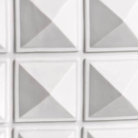 Charade Block Studded Vase ceramic white Porcelain - H 33 cm - Jonathan Adler