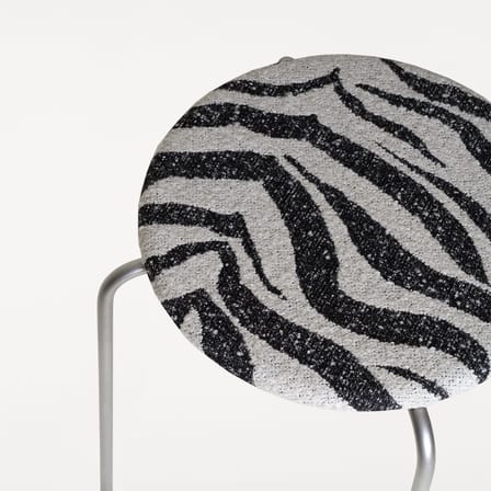Tabouret Petit Rond INDOOR métal / Assise tissu zèbe - Frama 