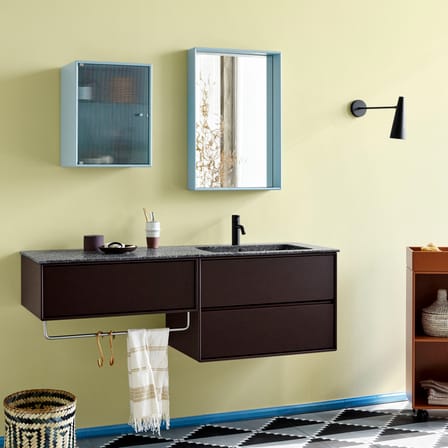 Miroir mural Colour Frame - Shelfie bois rouge / 46,8 x 69,6 x P 9,9 cm - MONTANA