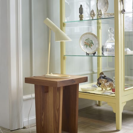 Lampe de table AJ Mini métal jaune / H 43 cm - Orientable / Arne Jacobsen, 1957 - Louis Poulsen