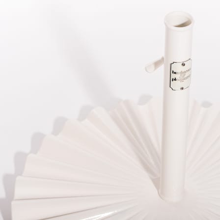 Pied de parasol The Clamshell Large métal blanc / 41 Kg - Pour mât de 2,5 à 5,08 cm - BUSINESS & PLEASURE