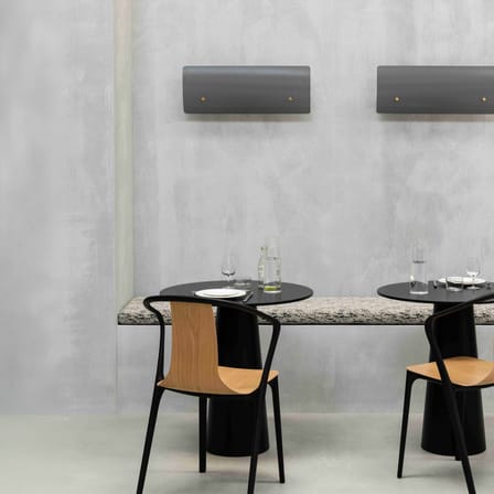 Applique con presa G320 CL2 metallo nero / Perforato - L 70 cm / Riedizione 1954 Pierre Guariche - SAMMODE STUDIO
