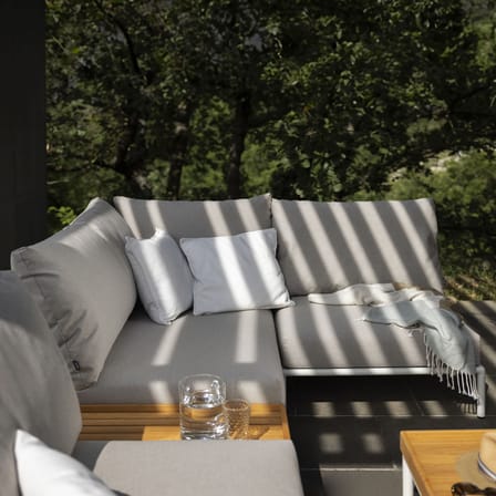 Canapé de jardin 2 places Level 2 tissu beige / Dossier extra moelleux - Angle droit - L 139 x P 92,5  cm - Houe