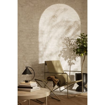 Fauteuil Desert tissu vert / Structure noire - Bouteilles plastique recyclées - Ferm Living
