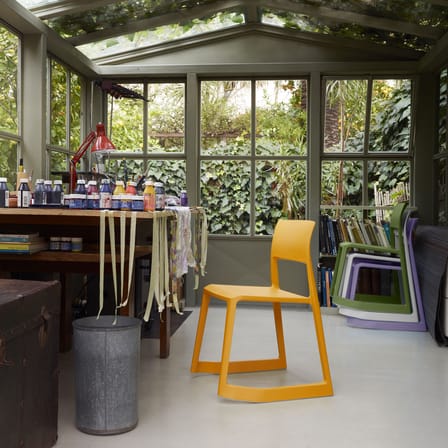 Chaise empilable Tip Ton RE jaune / Plastique recyclé - Inclinable & ergonomique - Vitra