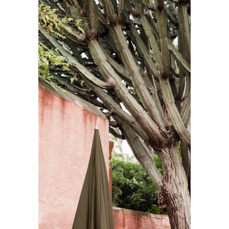 Lull Parasol textile green / Ø 200 cm - Fabric & wood - Ferm Living