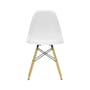 Chaise RE DSW - Eames Plastic Side Chair / (1950) - Pieds bois clair / Recyclé - Vitra