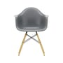 Sessel RE DAW - Eames Plastic Armchair plastikmaterial grau / (1950) - Beine aus hellem Holz / recycelt - Vitra