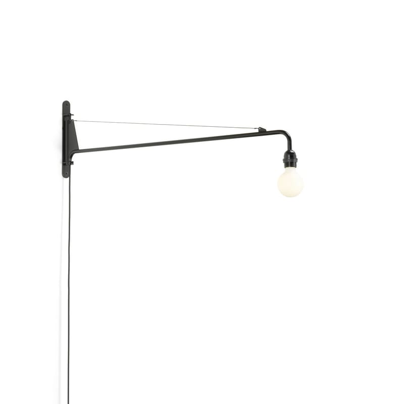 Luminaire - Appliques - Applique avec prise Petite Potence métal noir / Jean Prouvé (1947) - L 104 cm - Vitra - Noir Intense - Acier époxy