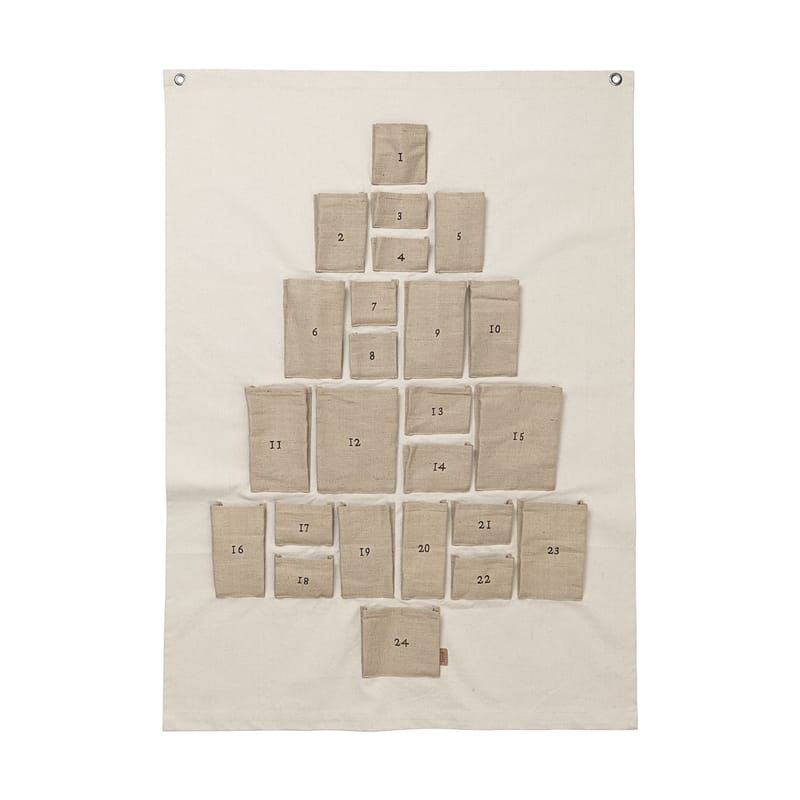 Décoration - Pour les enfants - Calendrier de l\'avent Pine Maxi tissu beige / 24 pochettes tissu numérotées - L 90 x H 125 cm - Ferm Living - 90 x 125 cm / Naturel - Coton, Coton organique, Jute
