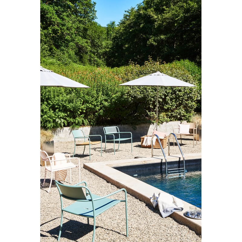 Patio lounger store with umbrella