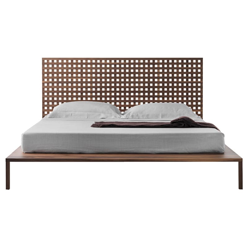 Möbel - Betten - Doppelbett Twine holz natur / Nussbaum - für Matratze mit den Maßen 180 x 200 cm - Horm - Nussbaum - Nussbaum massiv