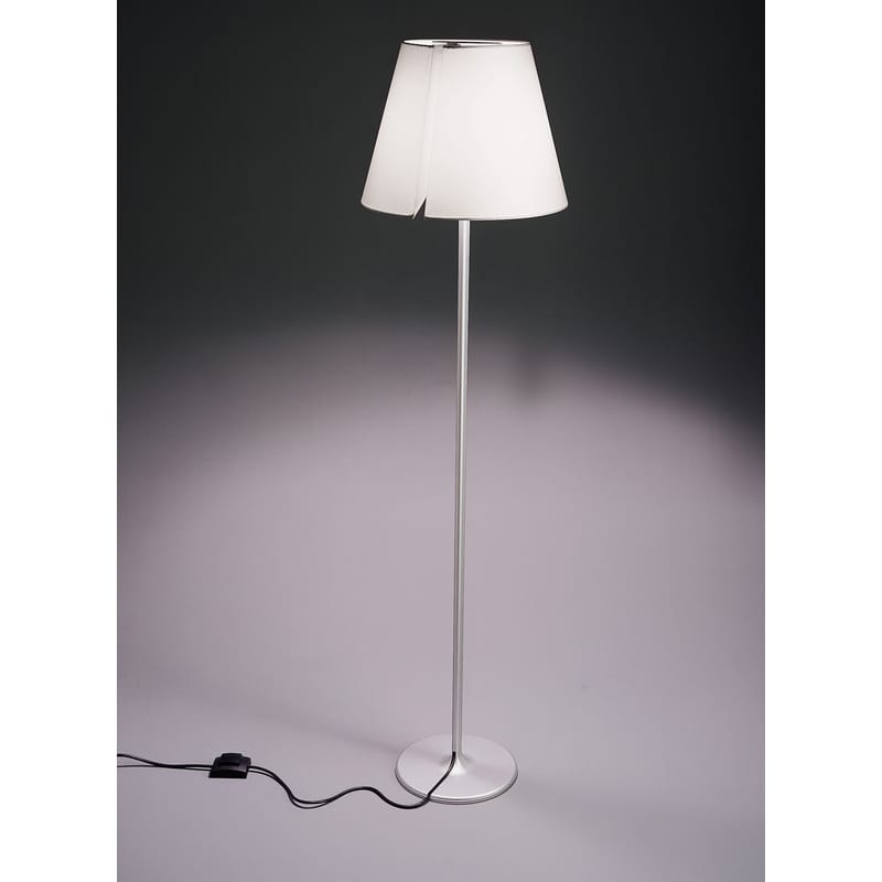 Artemide melampo hotsell table lamp