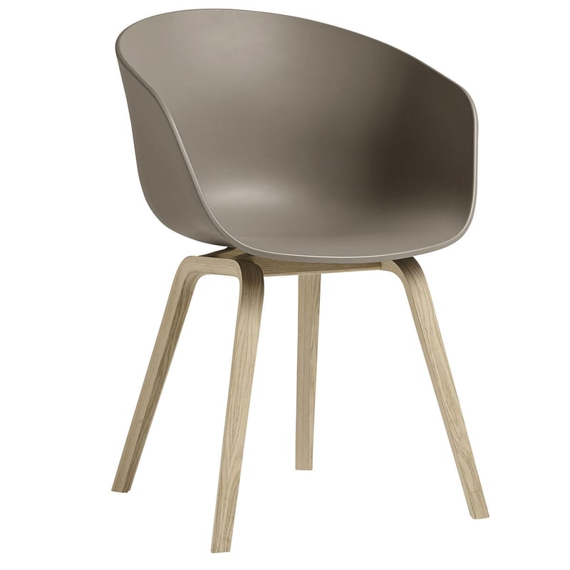 Mobilier - Chaises, fauteuils de salle à manger - Fauteuil About a chair AAC22 vert / Pieds bois - Hee Welling, 2010 - Hay - Taupe  / Chêne verni mat - Chêne verni mat, Polypropylène