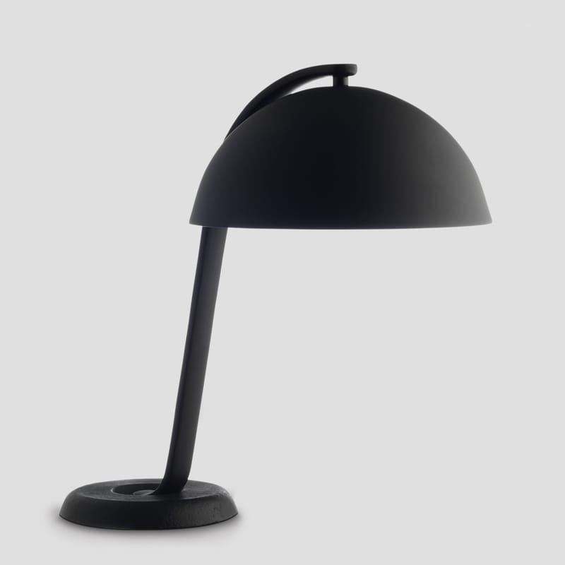 Black rod outlet iron lamps