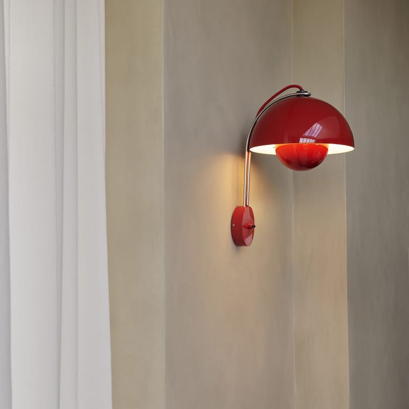 Red wall light top