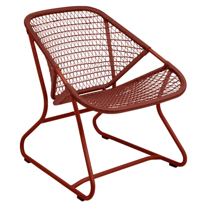 Möbel - Lounge Sessel - Lounge Sessel Sixties plastikmaterial rot / Weiche Sitzfläche aus geflochtenem Kunststoff - Fermob - Ockerrot - Aluminium, Polymer-Harz