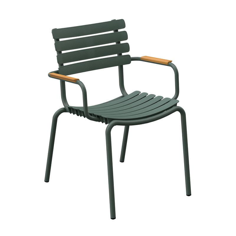 Mobilier - Chaises, fauteuils de salle à manger - Fauteuil empilable ReCLIPS plastique vert / Accoudoirs bambou - Plastique recyclé - Houe - Vert Olive & bambou - Aluminium thermolaqué, Bambou, Plastique recyclé