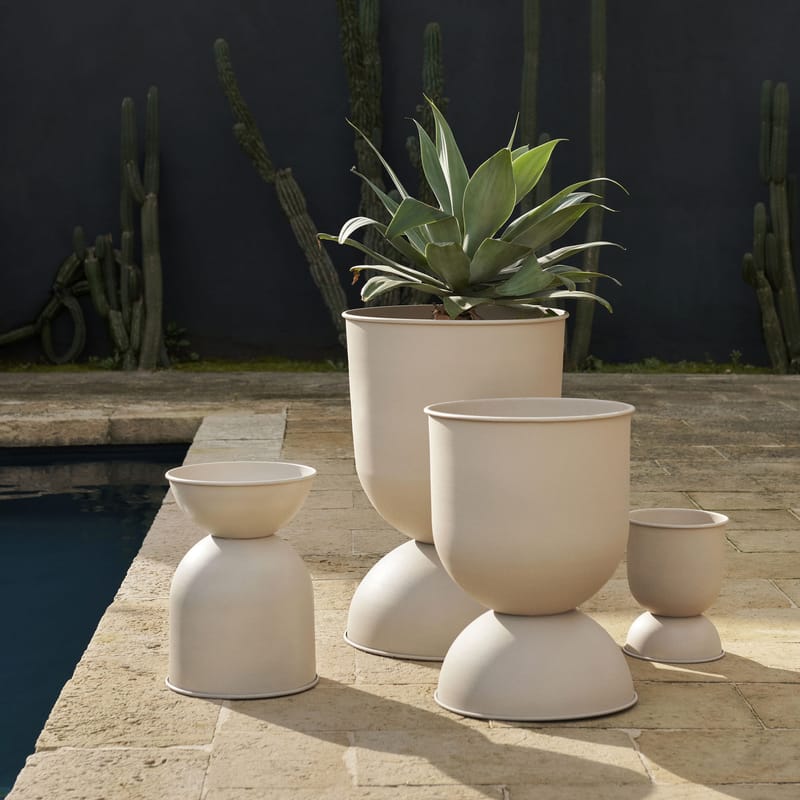 Blumentopf Hourglass Medium von Ferm Living - kaschmir beige 