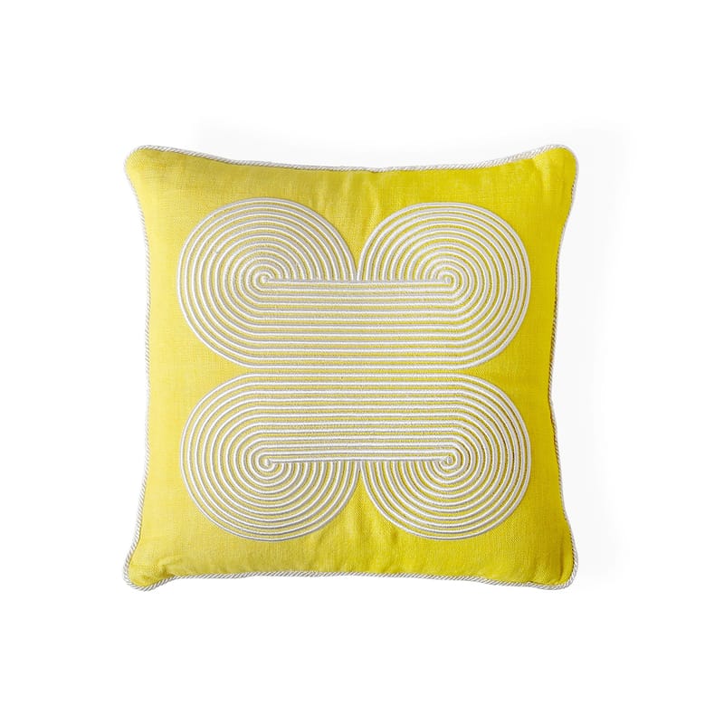 Décoration - Coussins - Coussin Pompidou Quatrefoil tissu jaune / 40 x 40 cm - Lin & satin brodé - Jonathan Adler - 40 x 40 cm / Jaune -  Duvet,  Plumes, Lin teint, Satin