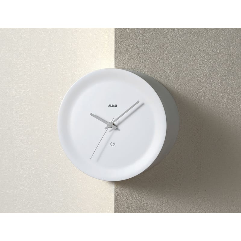 Décoration - Horloges  - Horloge murale Ora Out plastique blanc gris sur arête murale / Ø 21 x H 15 cm - Alessi - Blanc / Aiguilles grises - Résine thermoplastique