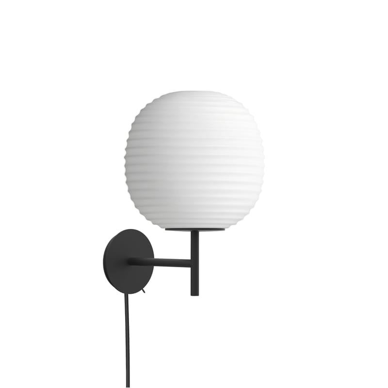 Luminaire - Appliques - Applique avec prise Lantern verre blanc / Ø 25 cm - NEW WORKS - Blanc - Acier, Verre dépoli strié