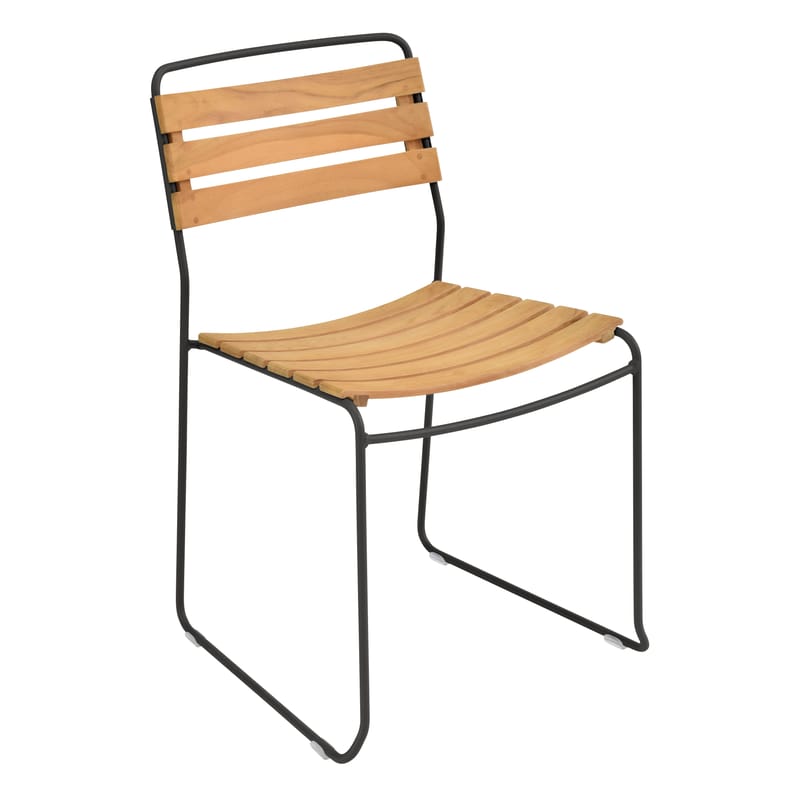 Möbel - Stühle  - Stapelbarer Stuhl Surprising schwarz holz natur / Holz & Metall - Fermob - Lakritze / Holz - bemalter Stahl, Geöltes Teakholz