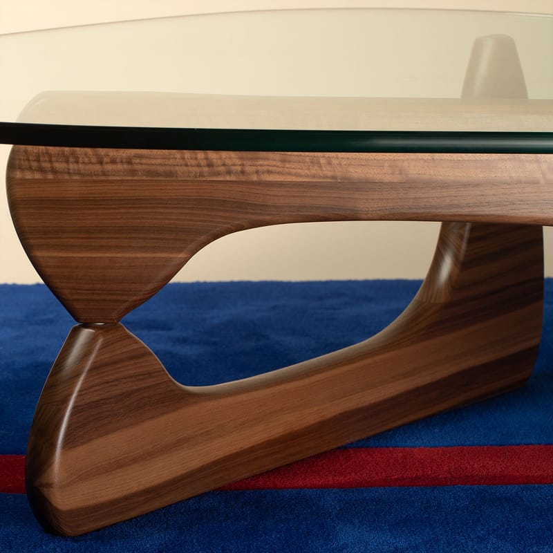 Couchtisch Noguchi Coffee Table von Vitra - holz natur | Made In Design