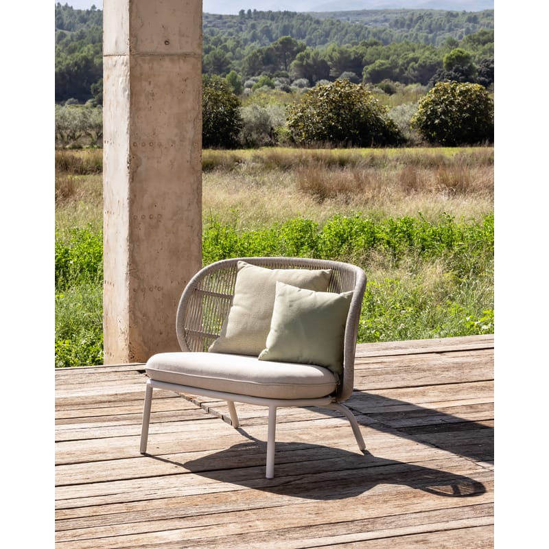Plastic woven deals lounge chair