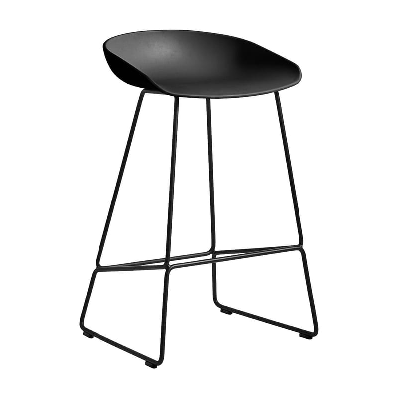 Mobilier - Tabourets de bar - Tabouret de bar About a stool AAS 38 LOW plastique noir / H 65 cm - Recyclé - Hay - Noir / Pied noir - Acier laqué, Polypropylène recyclé