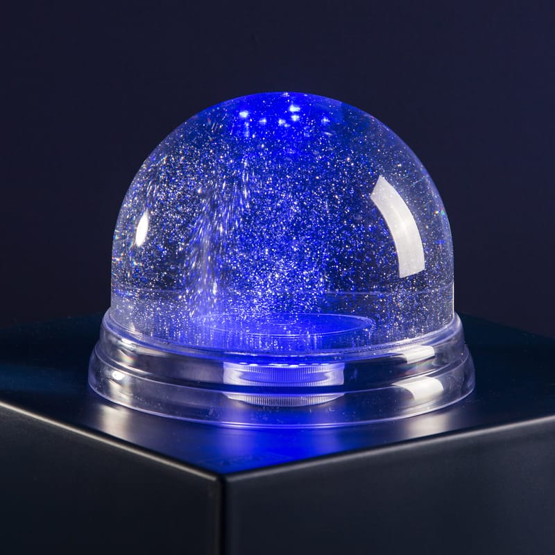 Décoration - Pour les enfants - Boule à neige  lumineuse Géante LED plastique transparent / Ø 22 cm - Koziol - Transparent / Neige argentée - Thermoplastique
