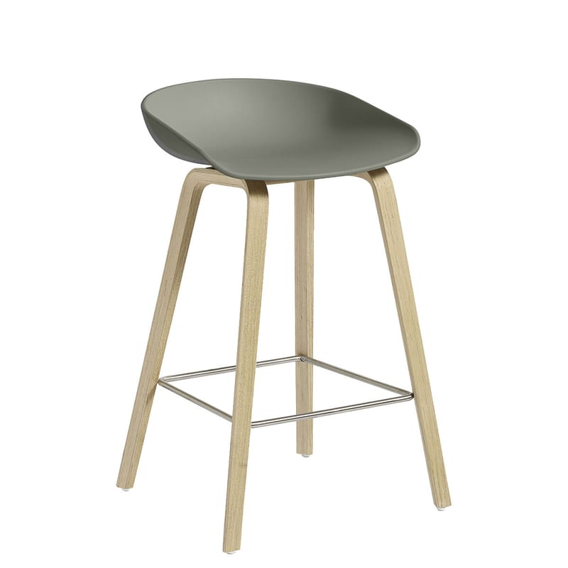 Mobilier - Tabourets de bar - Tabouret de bar About a stool AAS 32 plastique bois vert / H 65 cm - Hay - Vert Dusty / Chêne savonné - Chêne savonné, Polypropylène